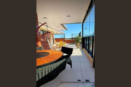 Apartamento à venda com 219m², 2 quartos e 3 vagas