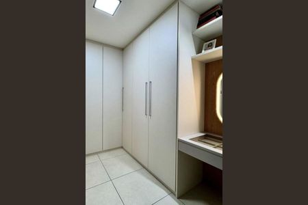 Apartamento à venda com 219m², 2 quartos e 3 vagas