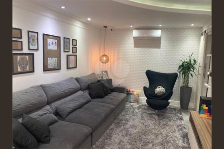 Casa de Condomínio à venda com 3 quartos, 144m² em Chácara Inglesa, São Paulo