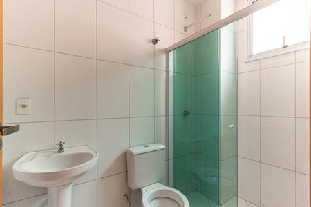 Banheiro de kitnet/studio para alugar com 1 quarto, 32m² em República, São Paulo