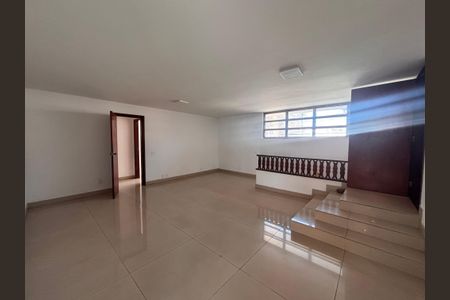 Casa à venda com 768m², 4 quartos e 12 vagas Casa à venda com 768m², 4 quartos e 12 vagasSala 3