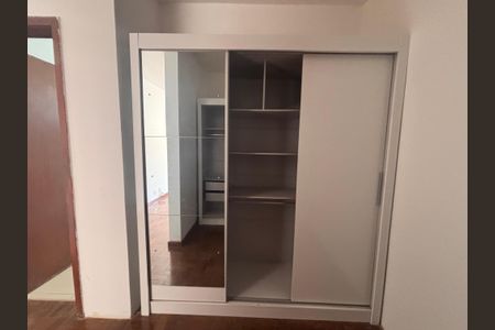 Casa à venda com 768m², 4 quartos e 12 vagas Casa à venda com 768m², 4 quartos e 12 vagasSuíte