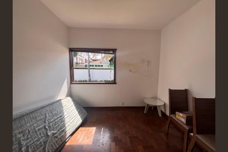 Casa à venda com 768m², 4 quartos e 12 vagas Casa à venda com 768m², 4 quartos e 12 vagasQuarto 2