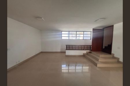 Casa à venda com 768m², 4 quartos e 12 vagas Casa à venda com 768m², 4 quartos e 12 vagasSala 3
