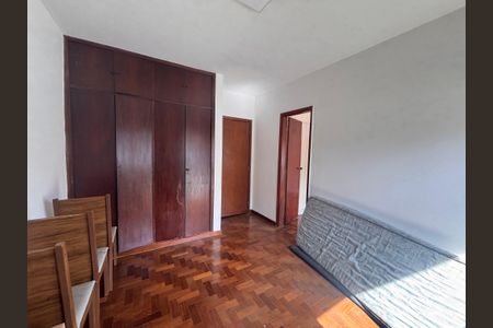 Casa à venda com 768m², 4 quartos e 12 vagas Casa à venda com 768m², 4 quartos e 12 vagasQuarto 2