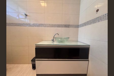 Casa à venda com 768m², 4 quartos e 12 vagas Casa à venda com 768m², 4 quartos e 12 vagasBanheiro Social