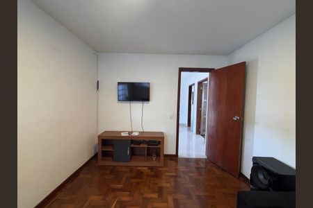 Casa à venda com 768m², 4 quartos e 12 vagas Casa à venda com 768m², 4 quartos e 12 vagasSala 2