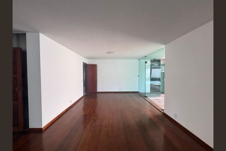 Casa à venda com 768m², 4 quartos e 12 vagas Casa à venda com 768m², 4 quartos e 12 vagasSala 1