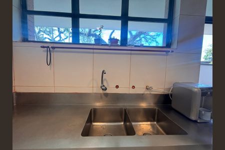 Casa à venda com 768m², 4 quartos e 12 vagas Casa à venda com 768m², 4 quartos e 12 vagasCozinha