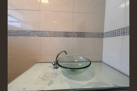 Casa à venda com 768m², 4 quartos e 12 vagas Casa à venda com 768m², 4 quartos e 12 vagasBanheiro Social