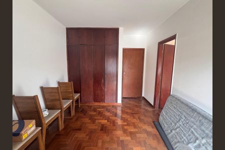 Casa à venda com 768m², 4 quartos e 12 vagas Casa à venda com 768m², 4 quartos e 12 vagasQuarto 2