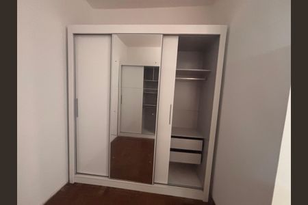 Casa à venda com 768m², 4 quartos e 12 vagas Casa à venda com 768m², 4 quartos e 12 vagasSuíte