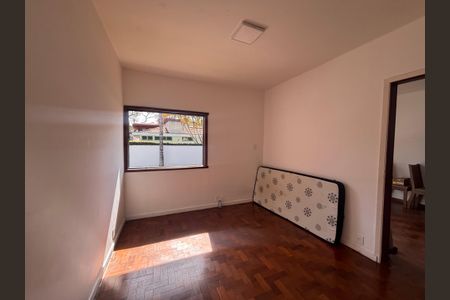 Casa à venda com 768m², 4 quartos e 12 vagas Casa à venda com 768m², 4 quartos e 12 vagasQuarto 1