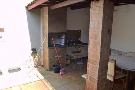 Casa para alugar com 200m², 3 quartos e 3 vagasÁrea Externa