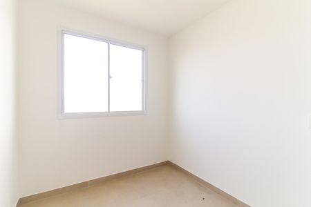 Quarto 1 de apartamento para alugar com 2 quartos, 40m² em Jardim Helian, São Paulo