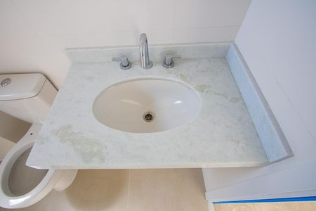 Apartamento à venda com 117m², 3 quartos e 2 vagasBanheiro do quarto 2