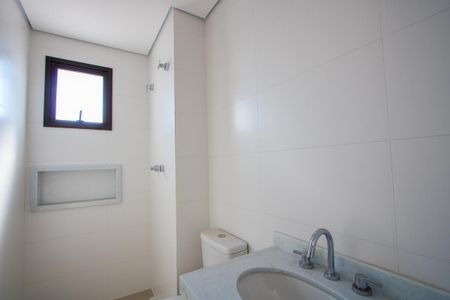 Apartamento à venda com 117m², 3 quartos e 2 vagasBanheiro do quarto 3