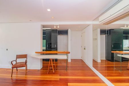 Sala de apartamento à venda com 1 quarto, 140m² em Petrópolis, Porto Alegre