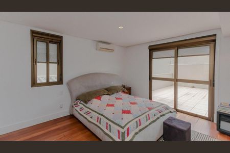 Quarto de apartamento à venda com 2 quartos, 140m² em Petrópolis, Porto Alegre