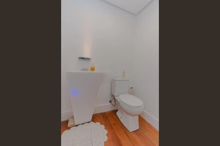 Banheiro de apartamento à venda com 2 quartos, 140m² em Petrópolis, Porto Alegre