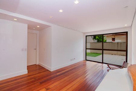 Sala de apartamento à venda com 1 quarto, 140m² em Petrópolis, Porto Alegre