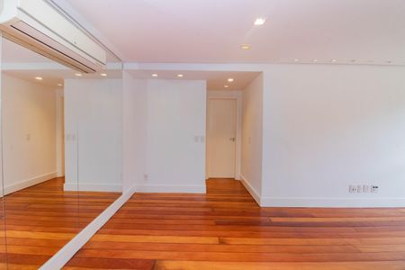 Sala de apartamento à venda com 1 quarto, 140m² em Petrópolis, Porto Alegre