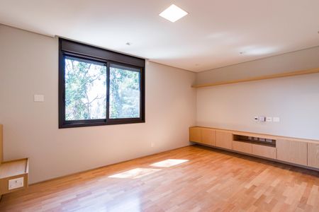 Casa de condomínio à venda com 1257m², 3 quartos e 3 vagas Casa de condomínio à venda com 1257m², 3 quartos e 3 vagasSuíte 3