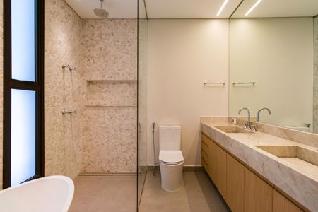 Casa de condomínio à venda com 1257m², 3 quartos e 3 vagas Casa de condomínio à venda com 1257m², 3 quartos e 3 vagasBanheiro da Suíte 3