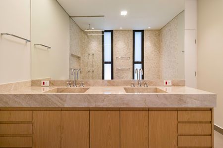 Casa de condomínio à venda com 1257m², 3 quartos e 3 vagas Casa de condomínio à venda com 1257m², 3 quartos e 3 vagasBanheiro da Suíte 3