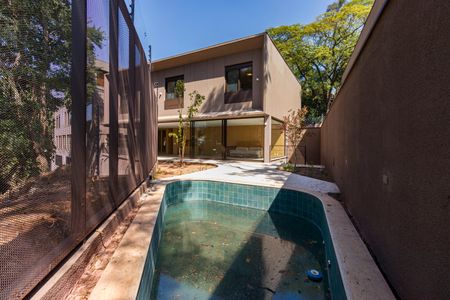 Casa de condomínio à venda com 1257m², 3 quartos e 3 vagas Casa de condomínio à venda com 1257m², 3 quartos e 3 vagasÁrea Externa