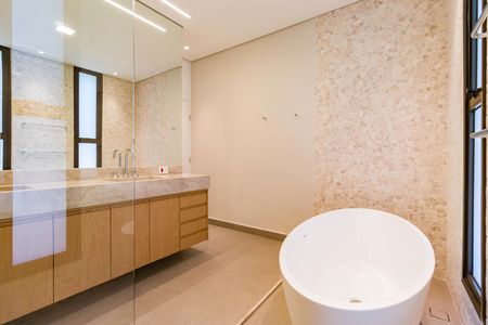 Casa de condomínio à venda com 1257m², 3 quartos e 3 vagas Casa de condomínio à venda com 1257m², 3 quartos e 3 vagasBanheiro da Suíte 3