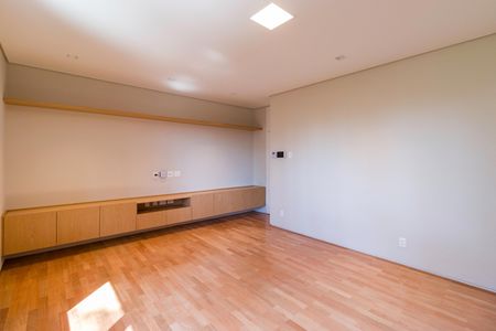 Casa de condomínio à venda com 1257m², 3 quartos e 3 vagas Casa de condomínio à venda com 1257m², 3 quartos e 3 vagasSuíte 3