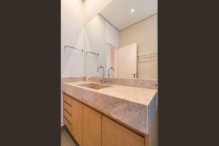 Casa de condomínio à venda com 1257m², 3 quartos e 3 vagas Casa de condomínio à venda com 1257m², 3 quartos e 3 vagasBanheiro da Suíte 1