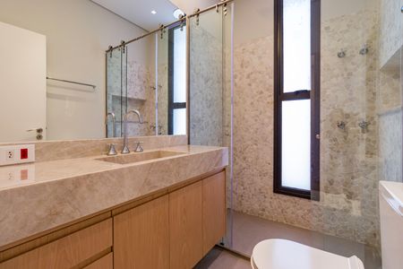 Casa de condomínio à venda com 1257m², 3 quartos e 3 vagas Casa de condomínio à venda com 1257m², 3 quartos e 3 vagasBanheiro da Suíte 1