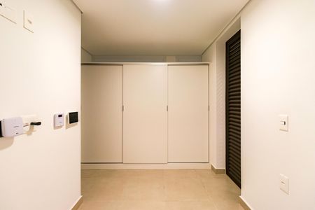 Casa de condomínio à venda com 1257m², 3 quartos e 3 vagas Casa de condomínio à venda com 1257m², 3 quartos e 3 vagasÁrea de Serviço