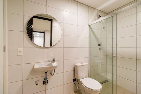 Casa de condomínio à venda com 1257m², 3 quartos e 3 vagas Casa de condomínio à venda com 1257m², 3 quartos e 3 vagasBanheiro de Serviço