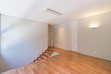 Casa de condomínio à venda com 1257m², 3 quartos e 3 vagas Casa de condomínio à venda com 1257m², 3 quartos e 3 vagasSala 2