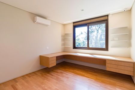 Casa de condomínio à venda com 1257m², 3 quartos e 3 vagas Casa de condomínio à venda com 1257m², 3 quartos e 3 vagasSuíte 2