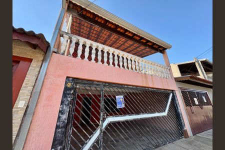 Casa à venda com 150m², 3 quartos e 3 vagas Casa à venda com 150m², 3 quartos e 3 vagasFachada