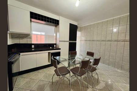 Casa à venda com 150m², 3 quartos e 3 vagas Casa à venda com 150m², 3 quartos e 3 vagasCozinha