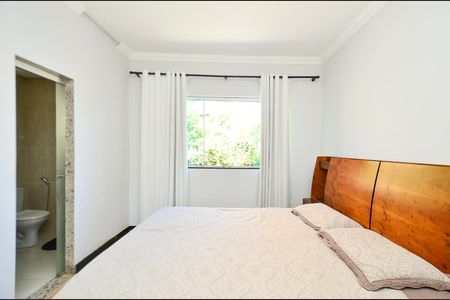 Casa para alugar com 300m², 5 quartos e 2 vagasSuíte