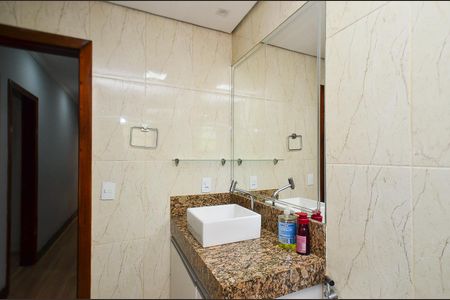 Casa para alugar com 300m², 5 quartos e 2 vagasBanheiro Social