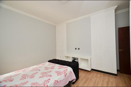 Casa para alugar com 300m², 5 quartos e 2 vagasQuarto 1