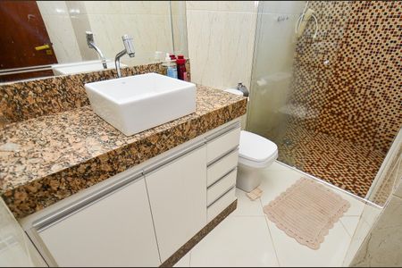 Casa para alugar com 300m², 5 quartos e 2 vagasBanheiro Social