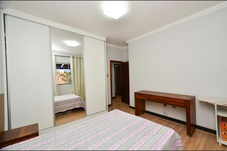 Casa para alugar com 300m², 5 quartos e 2 vagasQuarto 2