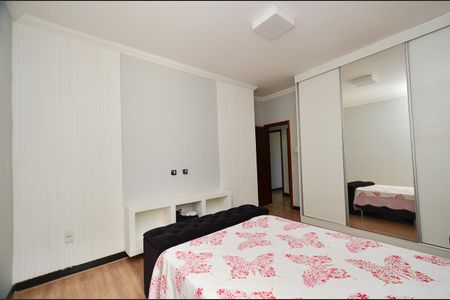 Casa para alugar com 300m², 5 quartos e 2 vagasQuarto 1