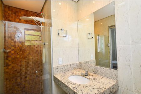 Casa para alugar com 300m², 5 quartos e 2 vagasBanheiro da Suíte