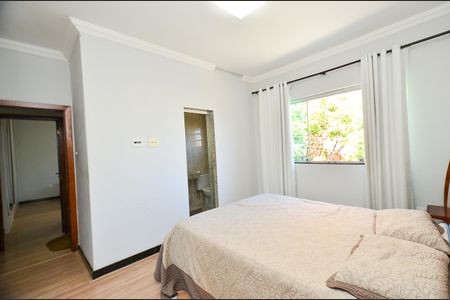 Casa para alugar com 300m², 5 quartos e 2 vagasSuíte