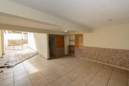 Casa para alugar com 398m², 3 quartos e 5 vagas Casa para alugar com 398m², 3 quartos e 5 vagasGaragem