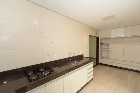 Casa para alugar com 398m², 3 quartos e 5 vagas Casa para alugar com 398m², 3 quartos e 5 vagasCozinha
